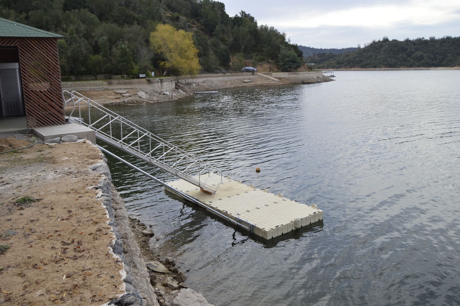 Muelle para bomba lago lancha moto de agua pasarela larga brazo basculante